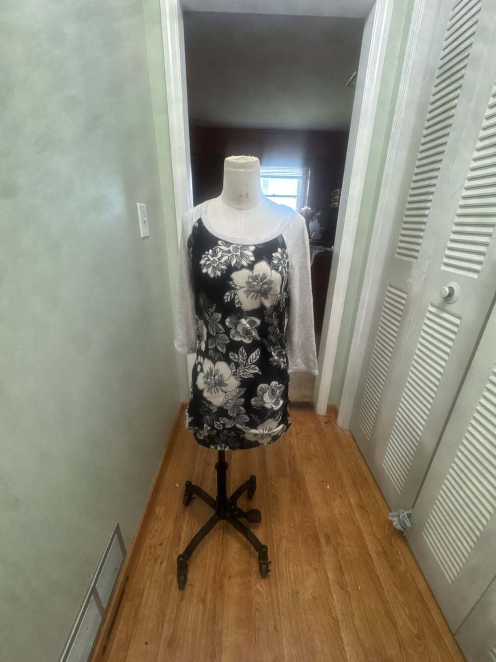 Hello Miz Black and White Floral Print 3/4 Sleeve Top